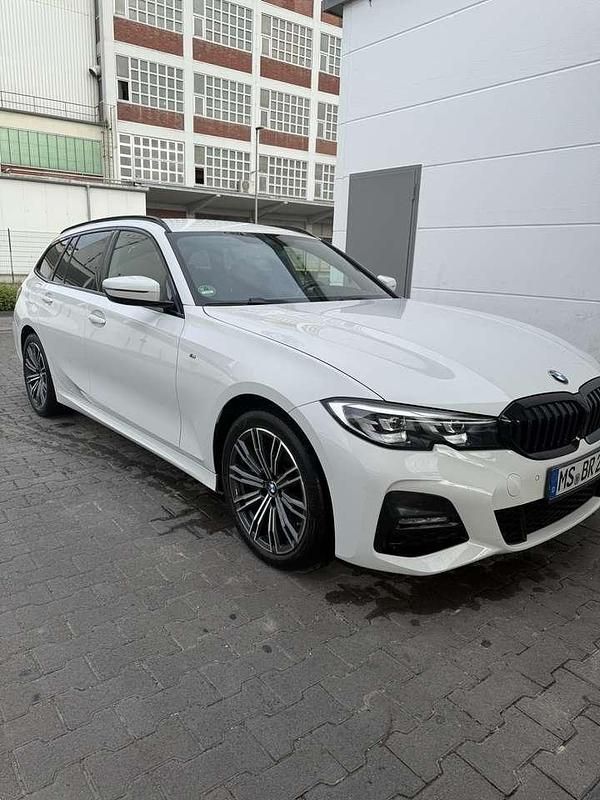 Gebraucht BMW 330e M Sport 292 PS (214 kW) 2020 Weiß Kombi