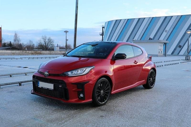 Gebraucht Toyota Yaris 261 PS (191 kW) 2021 Rot Limousine