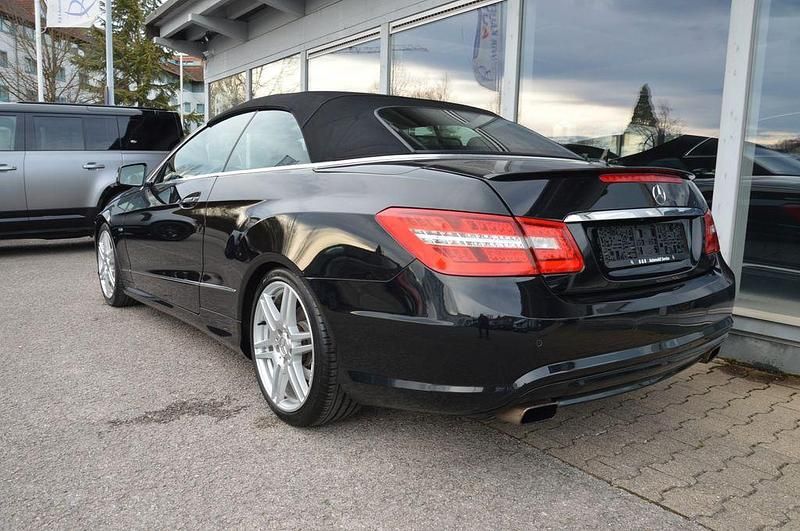Gebraucht Mercedes E200 AMG 209 PS (153 kW) 2011 Obsidianschwarz Cabrio