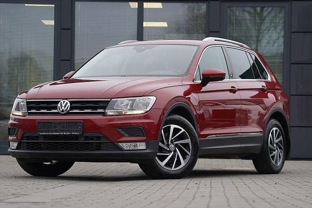Rot Gebraucht 2017 VW Tiguan Sound SUV | 18.990 € (Guter Preis) - Bild 1/4