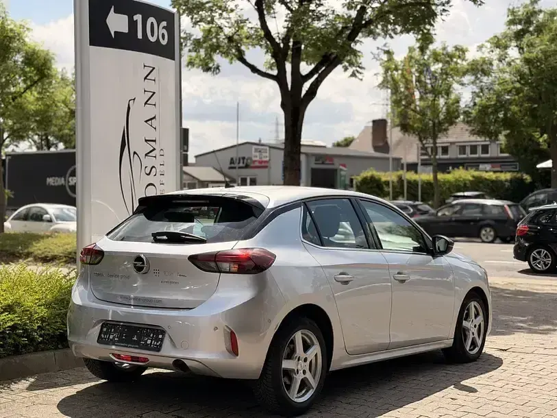 Używany Opel Corsa Elegance 102 KM (75 kW) 2022 Srebrny Hatchback
