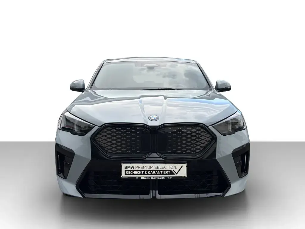 Gebraucht BMW iX2 M Sport 225 kW (306 PS) 2024 Grau SUV