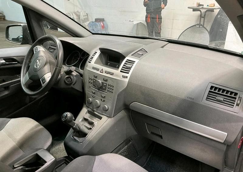 Gebraucht Opel Zafira 125 PS (91 kW) 2012 Braun Van / Kleinbus