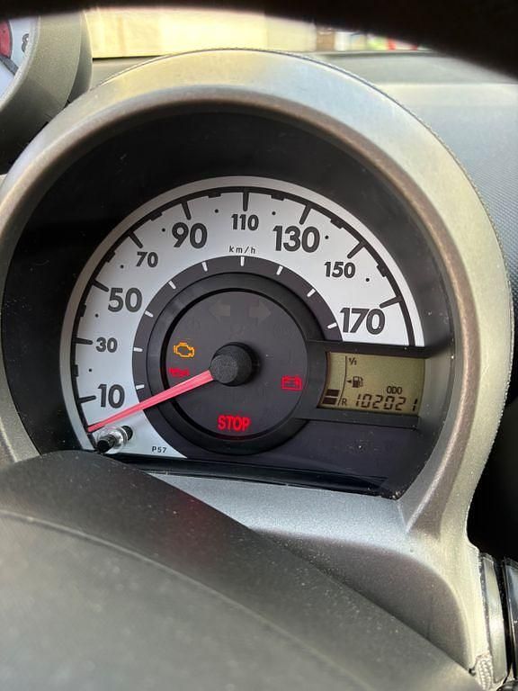 Gebraucht Peugeot 107 68 PS (50 kW) 2009 Silber Kleinwagen