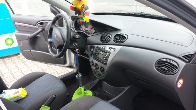 Usata Ford Focus 101 CV (74 kW) 2002 Argento Berlina