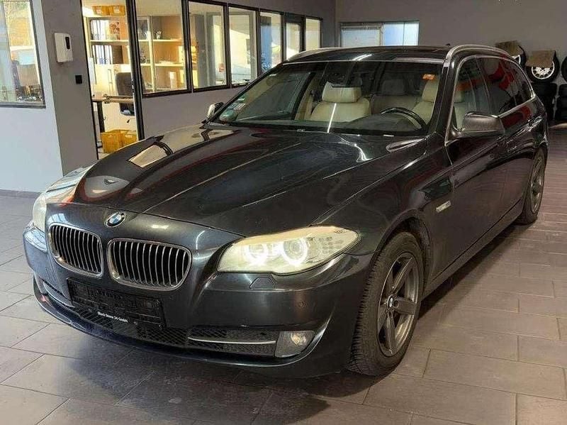 Gebraucht BMW 520 Sport Line 184 PS (135 kW) 2010 Sophistograu brillanteffekt Kombi