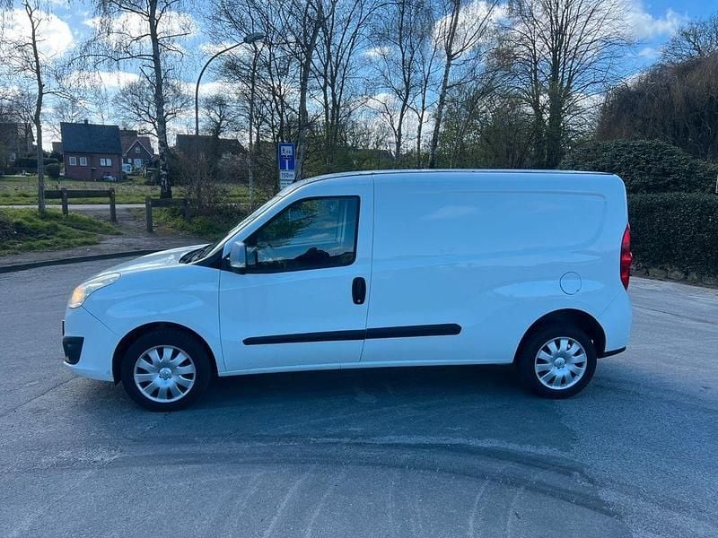 Gebraucht Opel Combo 105 PS (77 kW) 2015 Weiß Van / Kleinbus