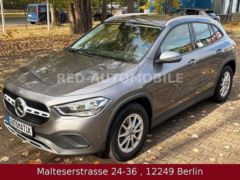 Grau Gebraucht 2021 Mercedes GLA200 SUV | 26.790 € (Superpreis) - Bild 1/4