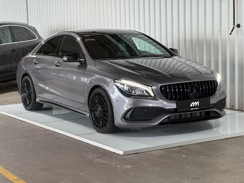 Grau Gebraucht 2018 Mercedes CLA200 AMG Limousine | 21.900 € (Teuer) - Bild 1/4