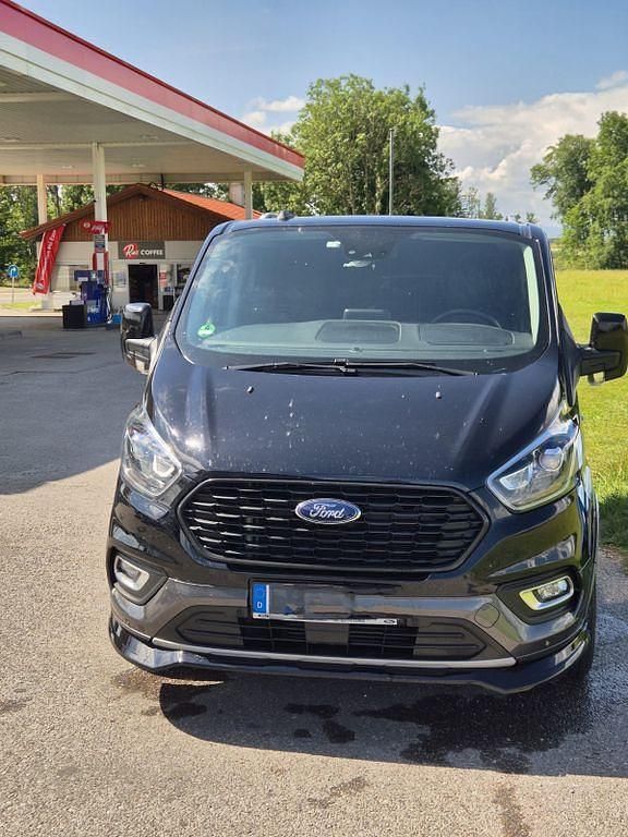 Schwarz Gebraucht 2021 Ford Tourneo Custom Active Van / Kleinbus | 44.950 € (Fairer Preis) - Bild 1/4