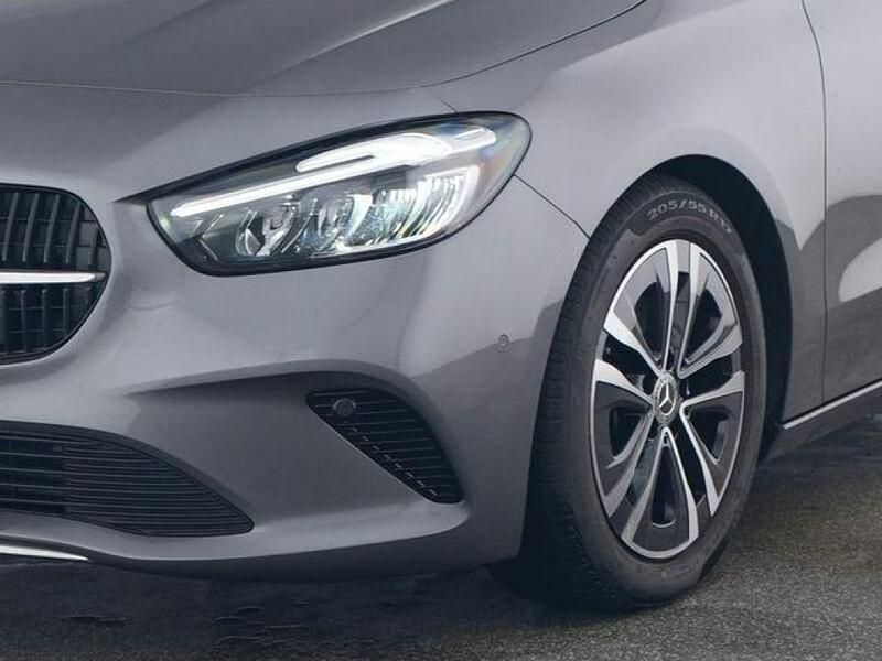 Gebraucht Mercedes 200 150 PS (110 kW) 2025 lack mountaingrau (metallic) Limousine