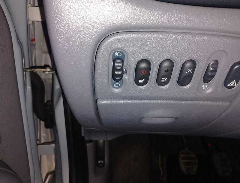 Gebraucht Renault Mégane Cabriolet Expression 107 PS (78 kW) 2001 Silber Cabrio