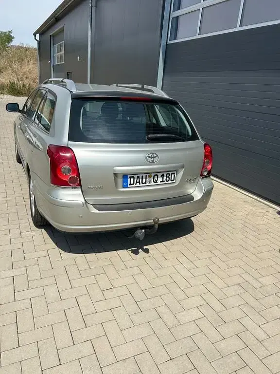 Gebraucht Toyota Avensis 126 PS (92 kW) 2006 Silber Kombi