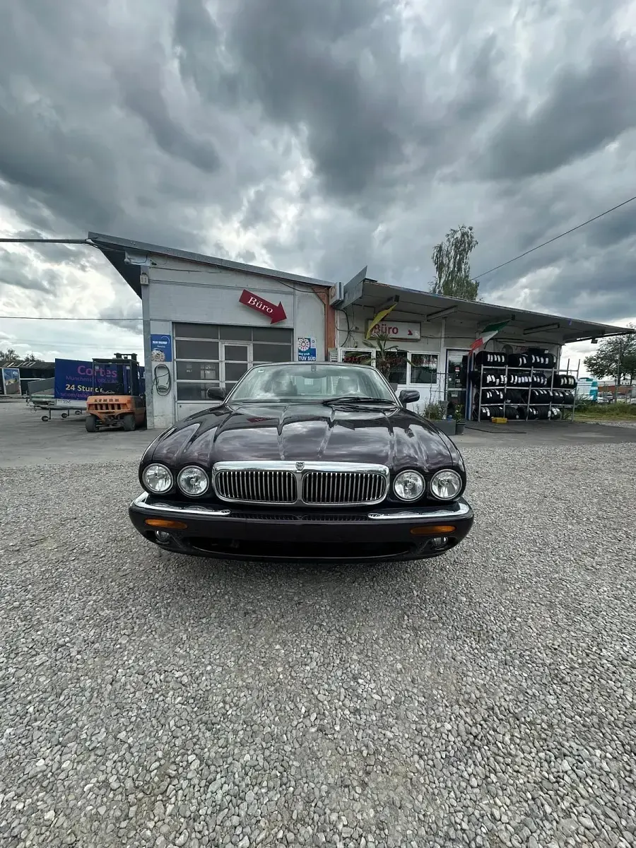 Gebraucht Jaguar XJ8 270 PS (198 kW) 2000 Violet Limousine