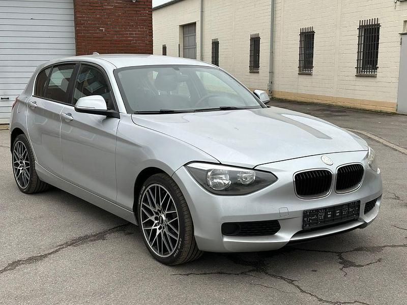 Silber Gebraucht 2011 BMW 116 Kleinwagen | 5.850 € (Fairer Preis) - Bild 1/4
