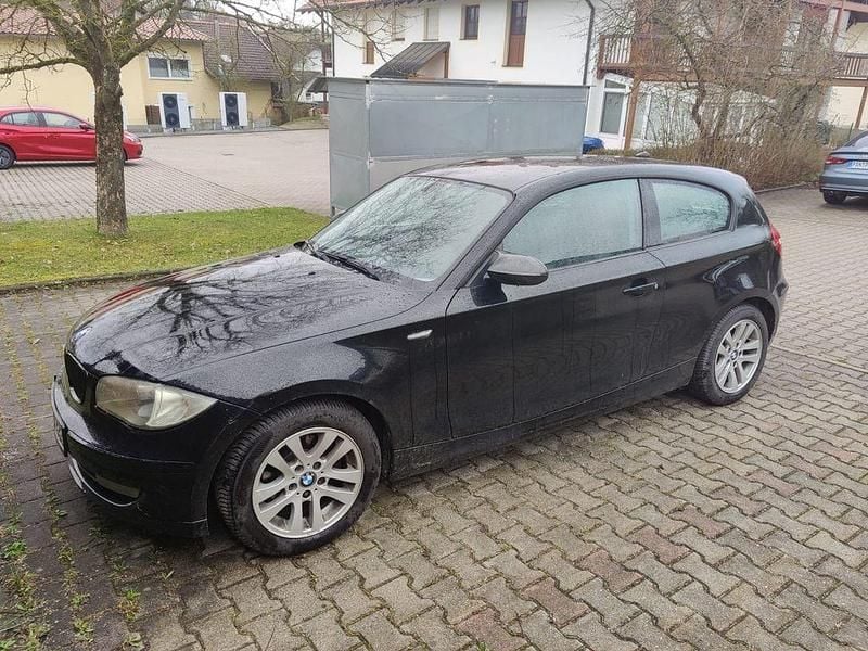 Gebraucht BMW 118 143 PS (105 kW) 2007 Schwarz Kleinwagen