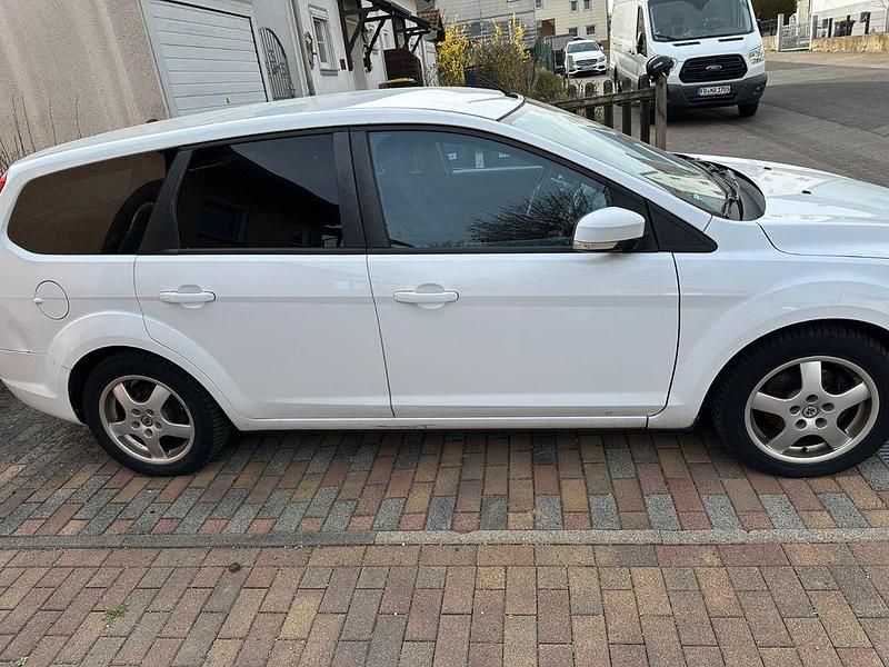 Second-hand Ford Focus 90 CP (66 kW) 2009 Alb Berlinǎ