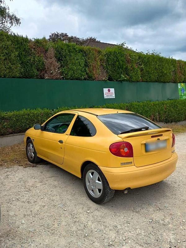 Gebraucht Renault Mégane Coupé 107 PS (78 kW) 1999 Gelb Coupé