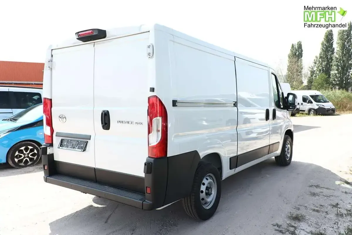 Neu Toyota Proace 120 PS (88 kW) 2025 Icy white Van / Kleinbus