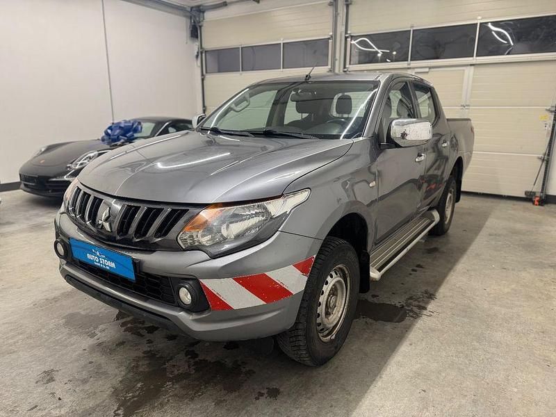 Gebraucht Mitsubishi L200 154 PS (113 kW) 2018 Platinumgrau (m) Pickup