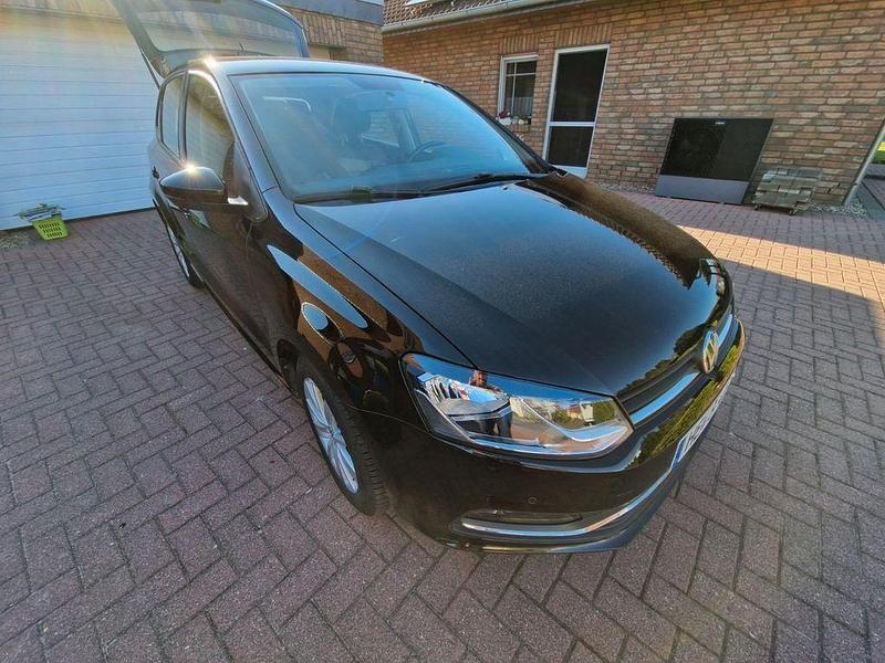 Używany VW Polo 90 KM (66 kW) 2015 Czarny Sedan/Limuzyna