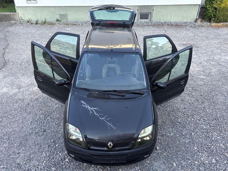 Schwarz Gebraucht 2002 Renault Scénic Authentique Van / Kleinbus | 1.290 € (Fairer Preis) - Bild 1/4