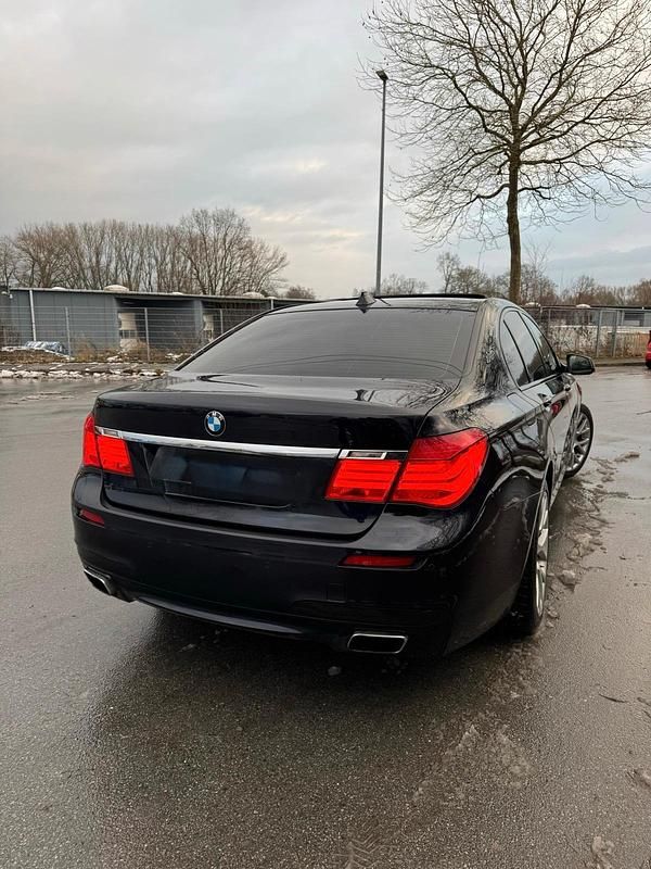 Gebraucht BMW 740 Shadowline 306 PS (225 kW) 2010 Schwarz Limousine