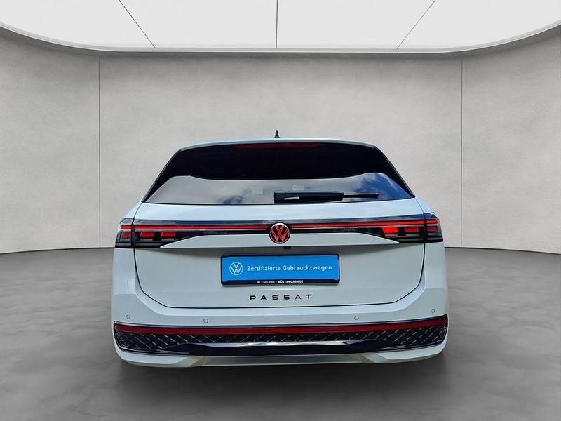 Gebraucht VW Passat R-line 150 PS (110 kW) 2025 Weiß Kombi