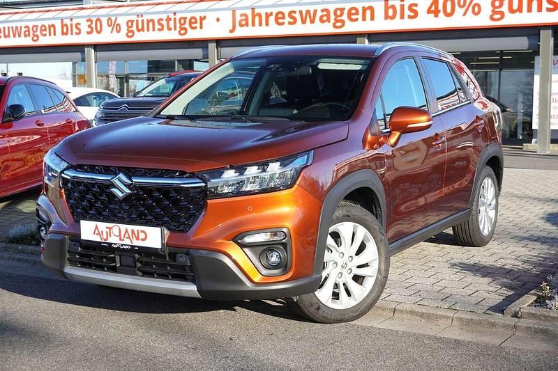 Gebraucht Suzuki SX4 Comfort 102 PS (75 kW) 2023 Autumn orange SUV