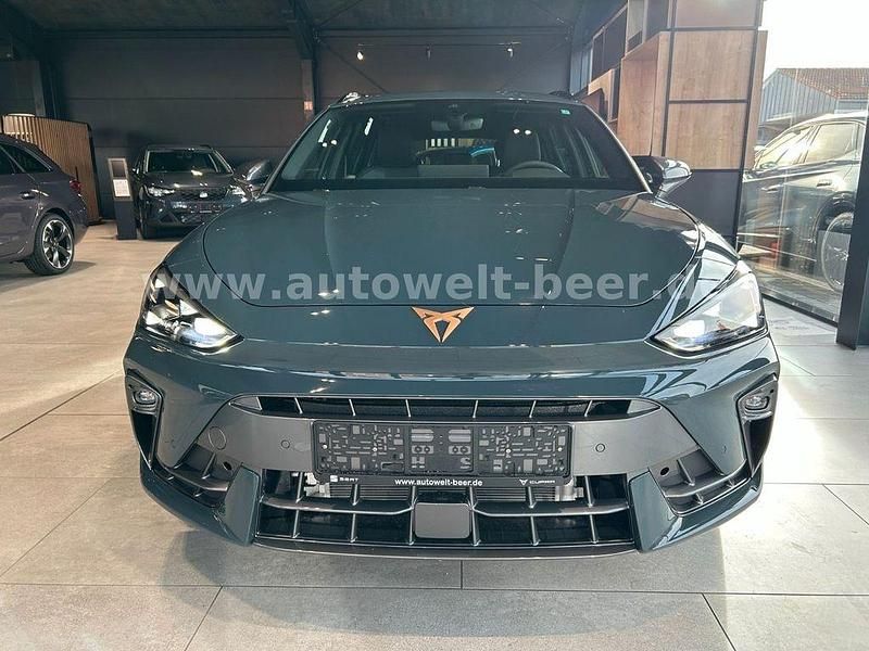 Neu Cupra Leon 204 PS (150 kW) 2025 Blau Limousine