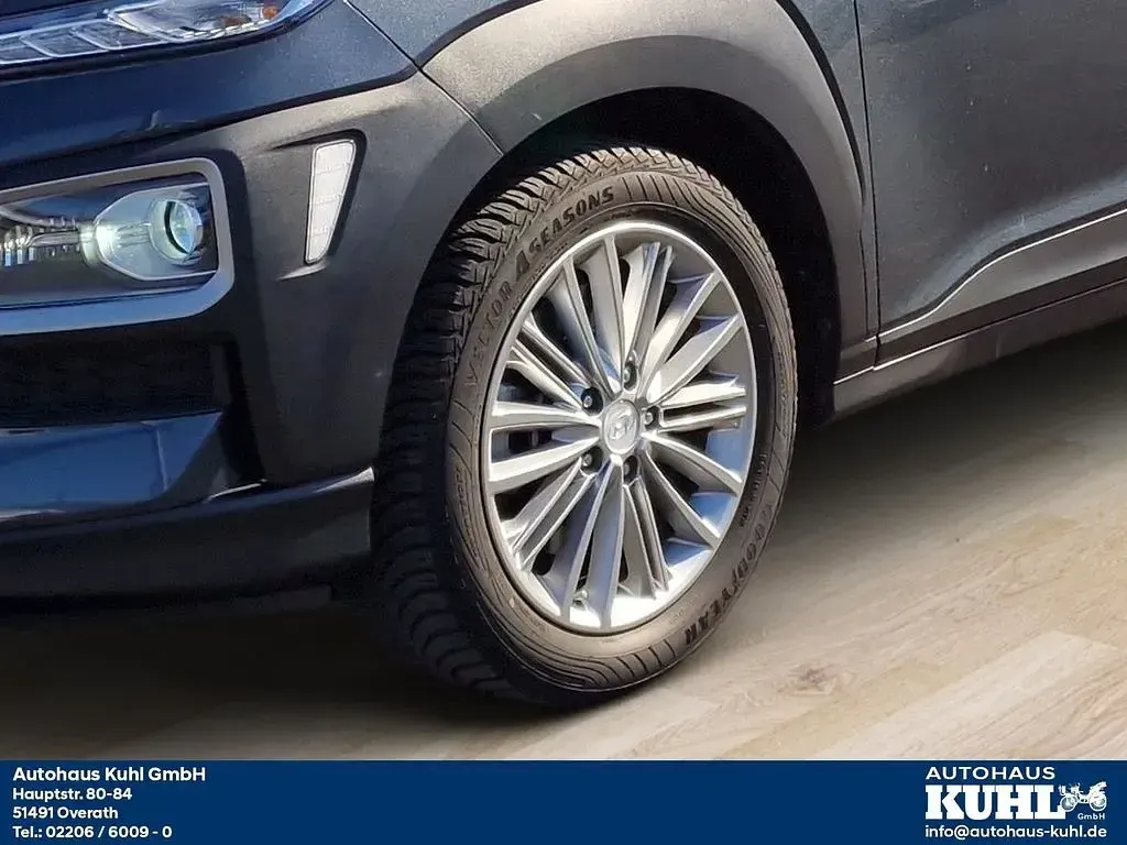 Gebraucht Hyundai Kona Trend 177 PS (130 kW) 2020 Dark knight SUV