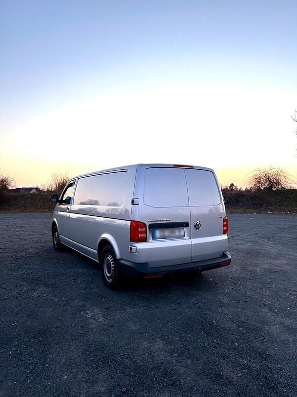 Second-hand VW Transporter 150 CP (110 kW) 2017 Argintiu Van
