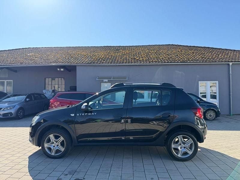 Gebraucht Dacia Sandero Prestige 90 PS (66 kW) 2017 Schwarz SUV