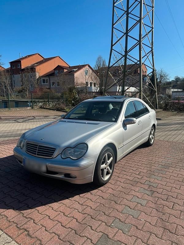 Gebraucht Mercedes C200 163 PS (119 kW) 2004 Silber Limousine