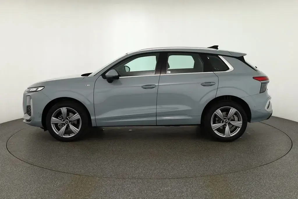 Neu Audi Q3 S-Line 150 PS (110 kW) 2025 Grau SUV