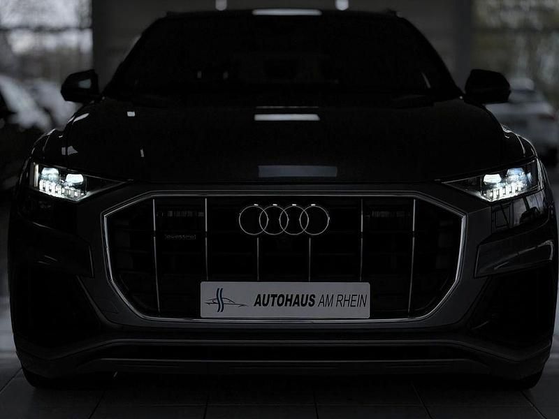 Gebraucht Audi Q8 S-Line 286 PS (210 kW) 2019 Grau SUV