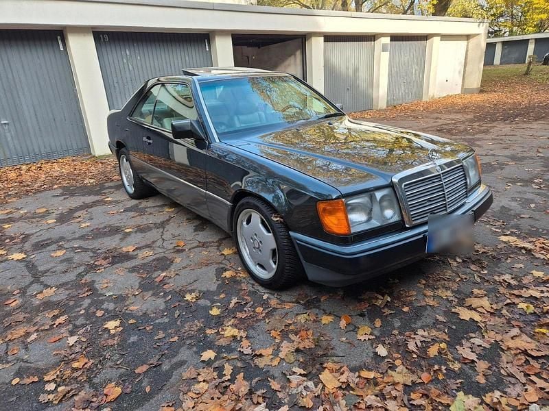 Gebraucht Mercedes 300 220 PS (161 kW) 1990 Schwarz Coupé
