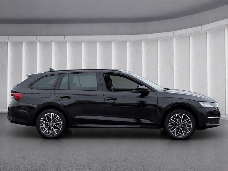 Neu Skoda Octavia 150 PS (110 kW) 2026 Schwarzmagic perleffekt Kombi