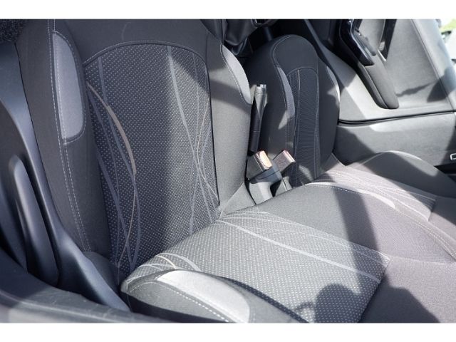 Gebraucht Peugeot 208 Active 68 PS (50 kW) 2014 Weiss Kleinwagen