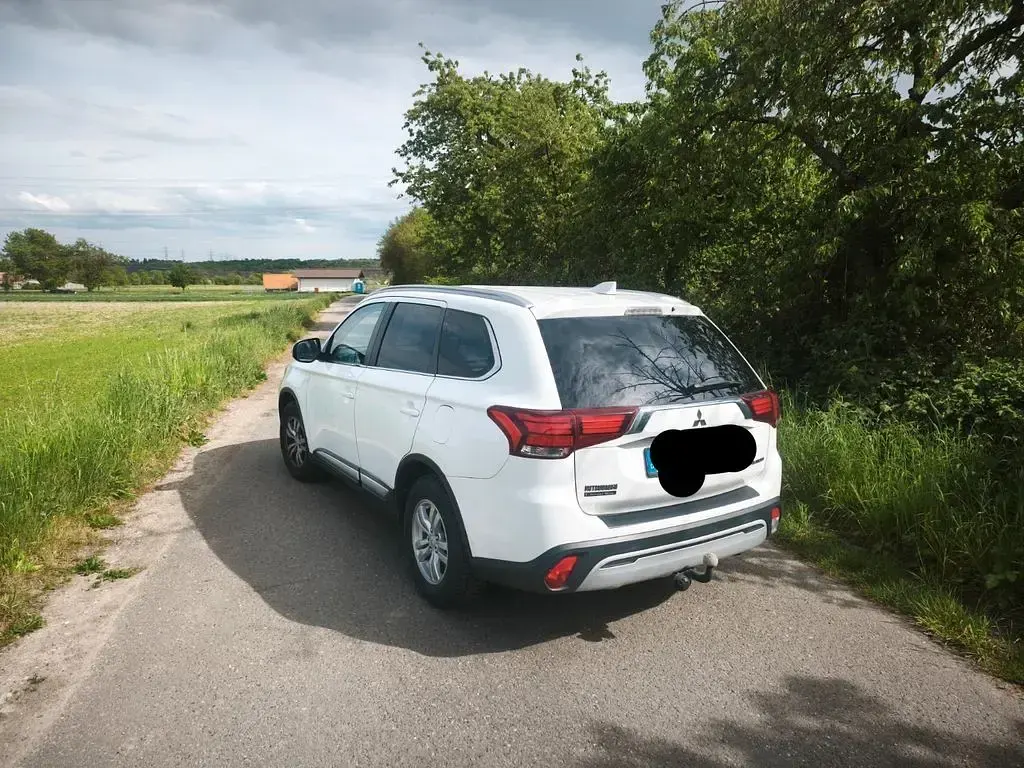 Gebraucht Mitsubishi Outlander Active 150 PS (110 kW) 2019 Weiß SUV