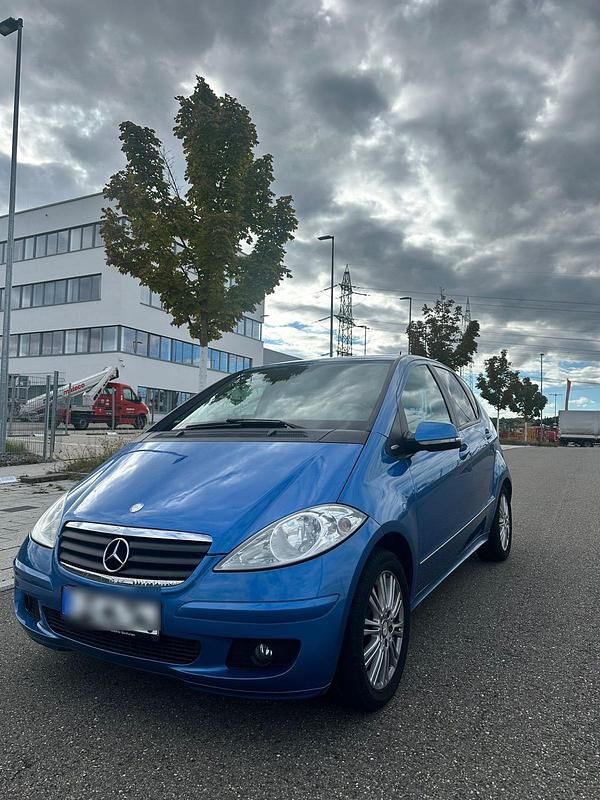 Blau Gebraucht 2009 Mercedes A150 Limousine | 4.250 € (Etwas zu teuer) - Bild 1/4