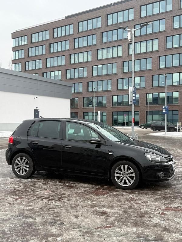 Gebraucht VW Golf VII 105 PS (77 kW) 2012 Schwarz Limousine