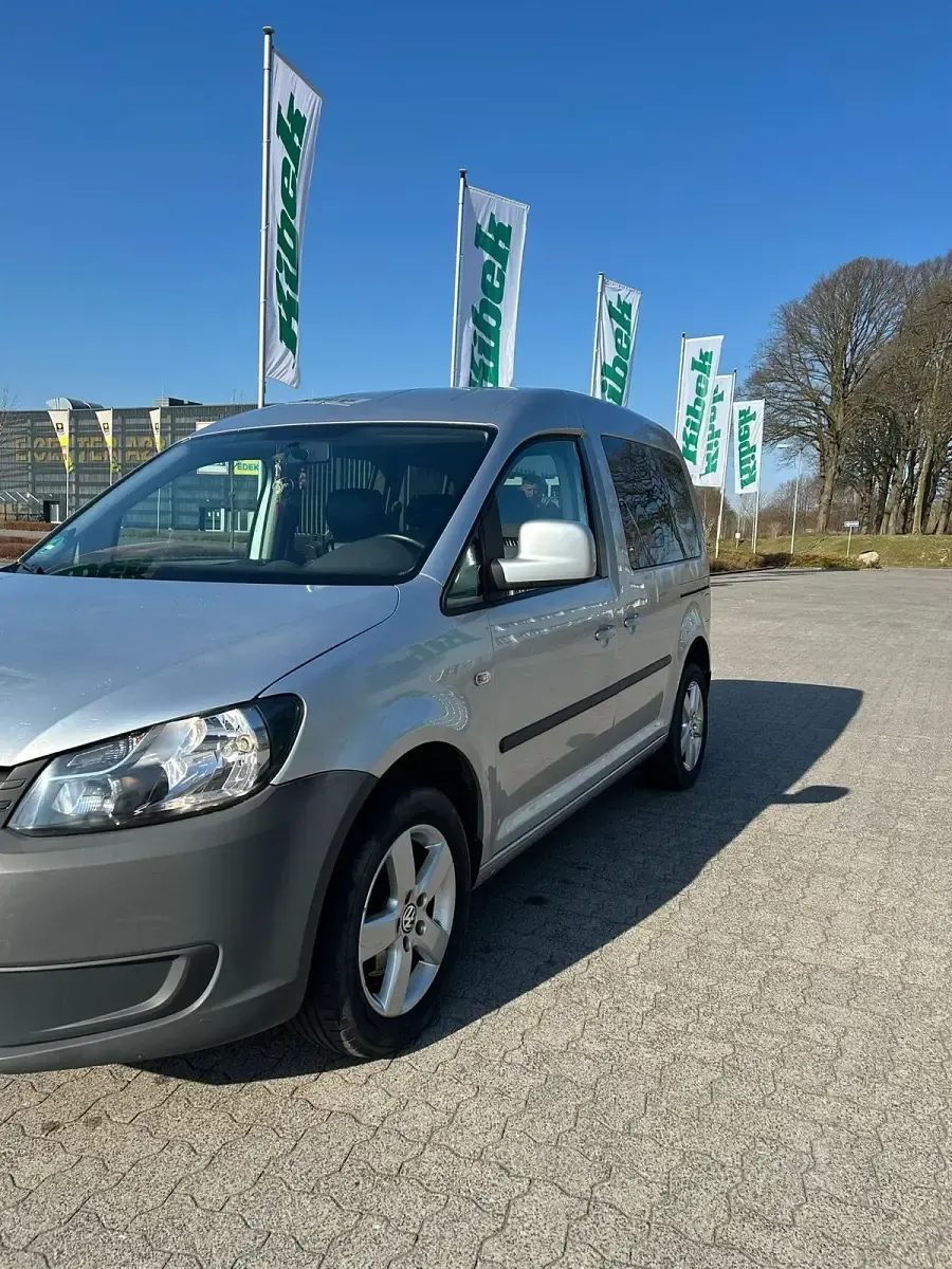 Gebraucht VW Caddy 105 PS (77 kW) 2013 Silber Van / Kleinbus