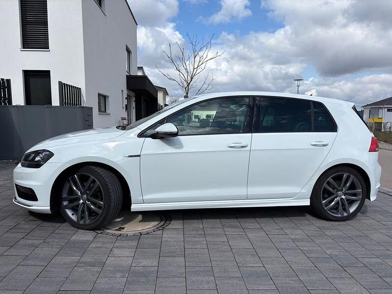 Gebraucht VW Golf VII LOUNGE 125 PS (91 kW) 2015 Weiß Limousine