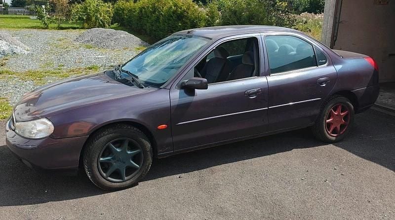 Violet Gebraucht 1997 Ford Mondeo Limousine | 450 € - Bild 1/4