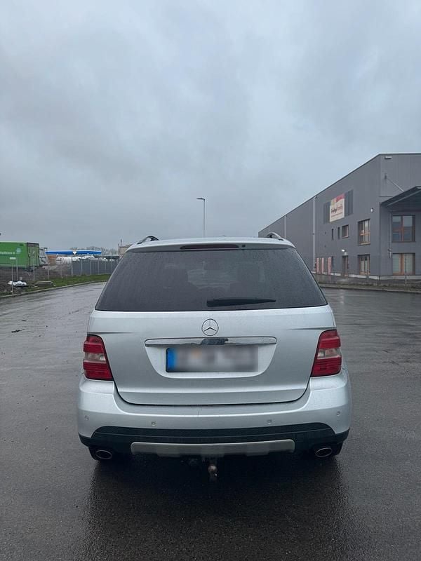 Gebraucht Mercedes ML280 190 PS (139 kW) 2006 Silber SUV