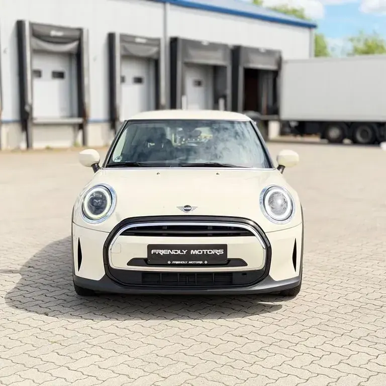 Käytetty Mini ONE 102 HP (75 kW) 2021 Valkoinen Viistoperä