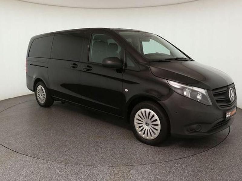 Schwarz Gebraucht 2024 Mercedes Vito Van / Kleinbus | 41.440 € - Bild 1/4