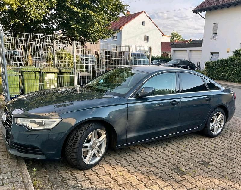 Grau Gebraucht 2014 Audi A4 Limousine | 8.500 € (Guter Preis) - Bild 1/3