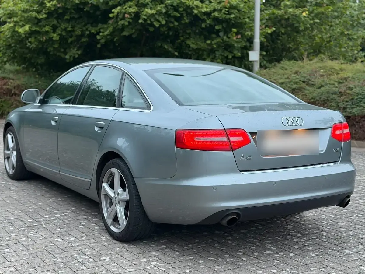 Gebraucht Audi A6 190 PS (139 kW) 2010 Grau Limousine